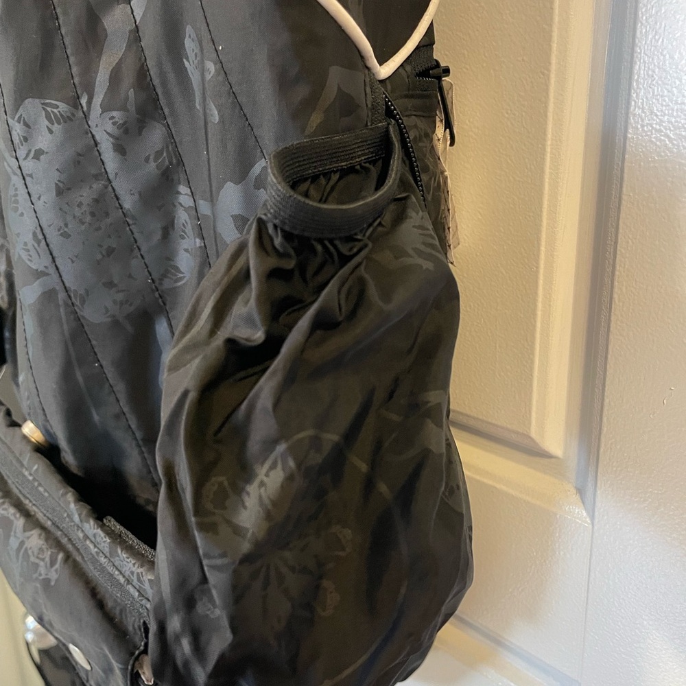 Lululemon bag - great condition - Picture 5 of 10
